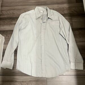 Elegant Men's Gray Dress Shirt